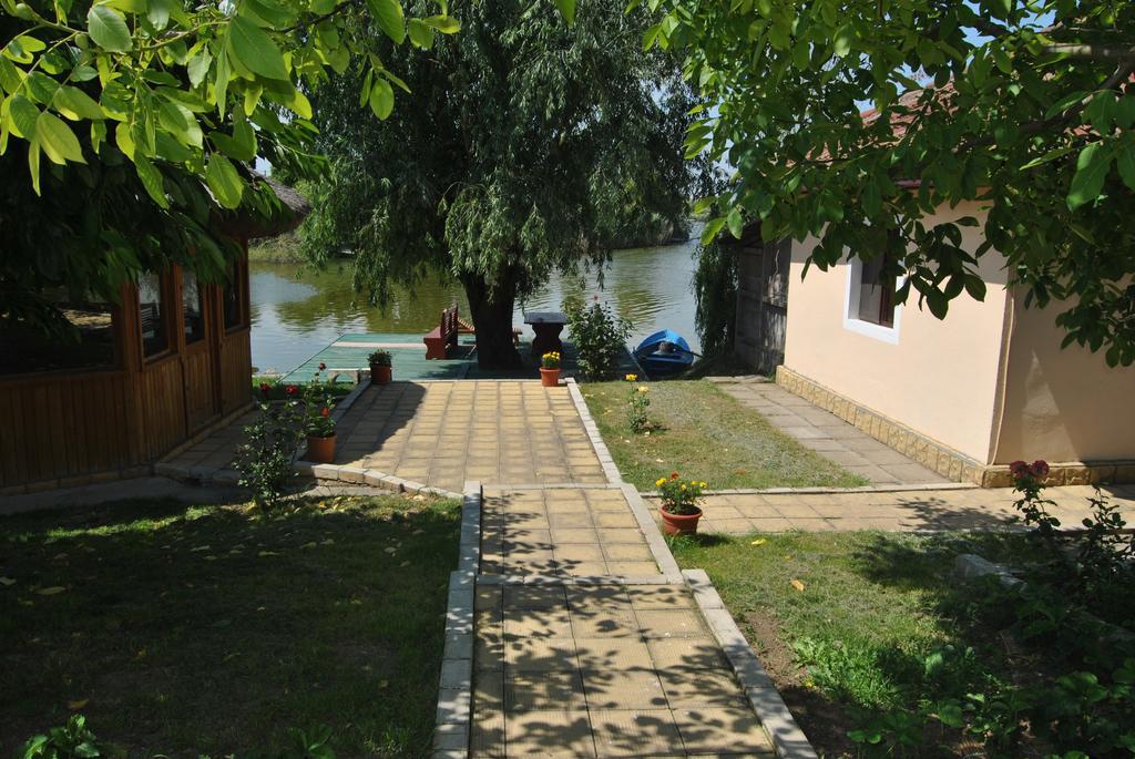 Lacul Racilor أوليمبْ المظهر الخارجي الصورة